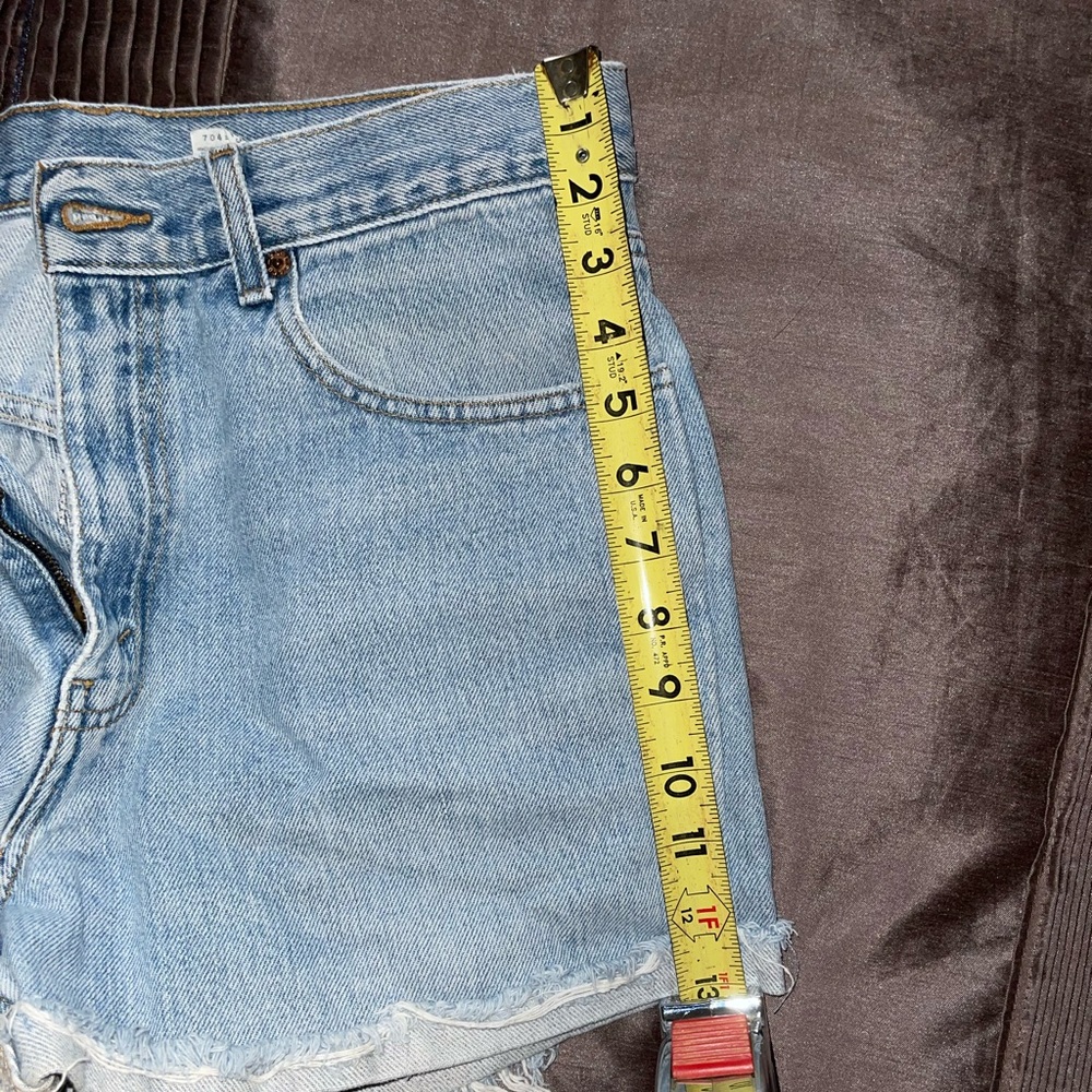 Vintage Levi Shorts - Picture 3 of 10